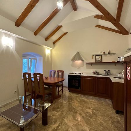 Old Town Apartments Trogir - Free Parking ภายนอก รูปภาพ