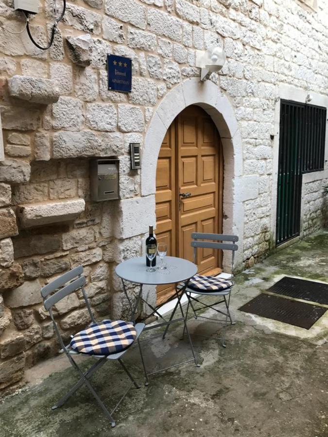 Old Town Apartments Trogir - Free Parking ภายนอก รูปภาพ