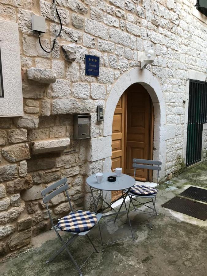 Old Town Apartments Trogir - Free Parking ภายนอก รูปภาพ