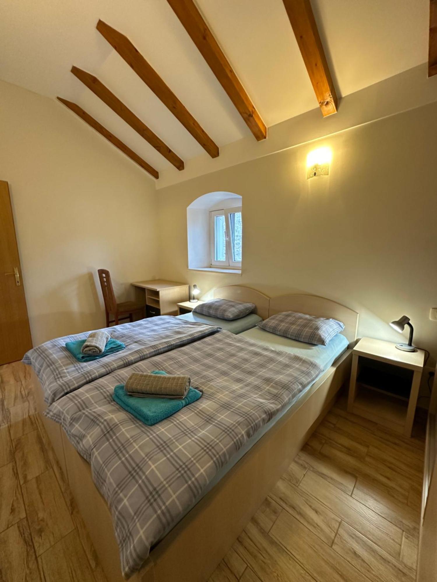 Old Town Apartments Trogir - Free Parking ภายนอก รูปภาพ