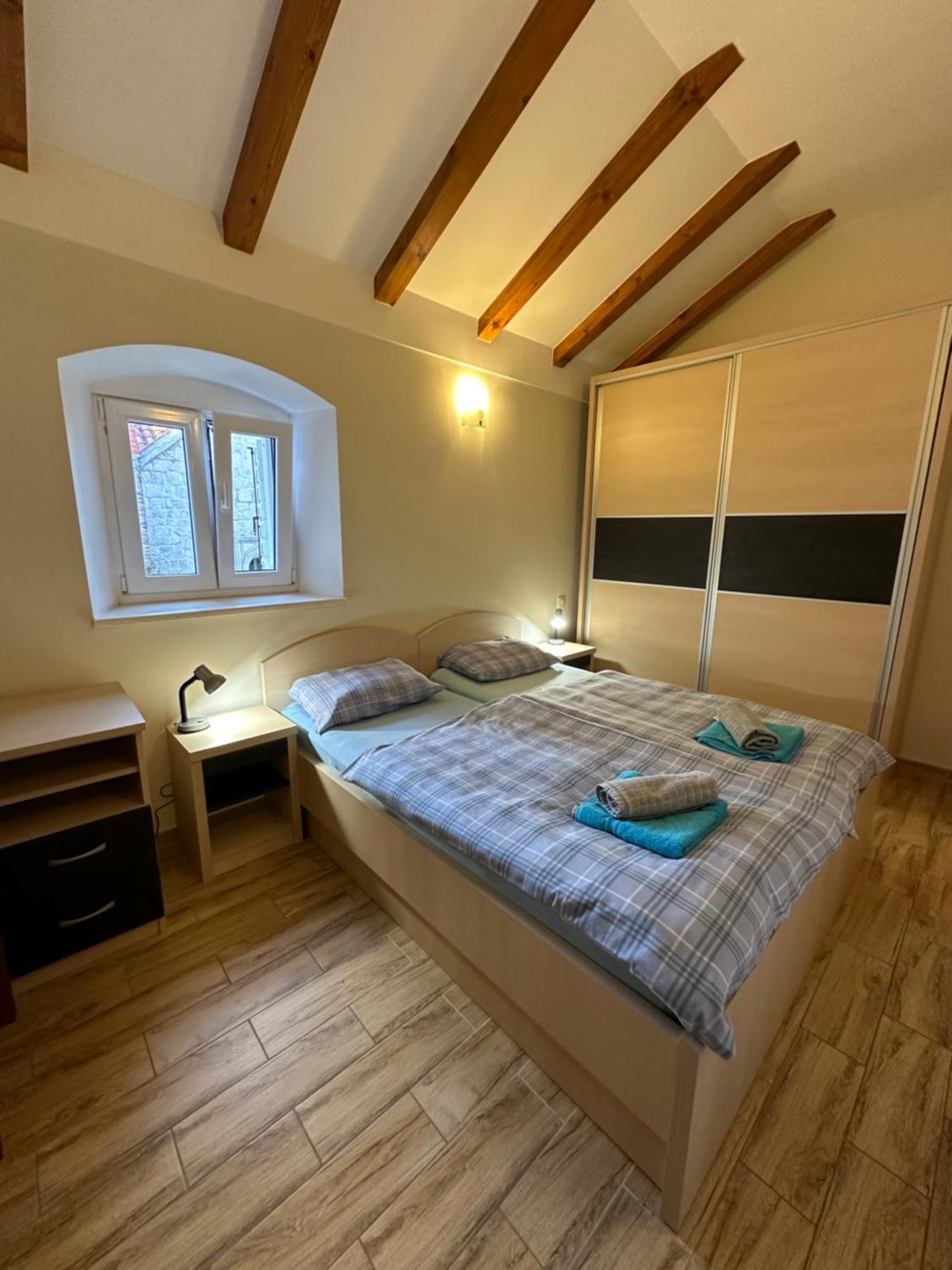 Old Town Apartments Trogir - Free Parking ภายนอก รูปภาพ