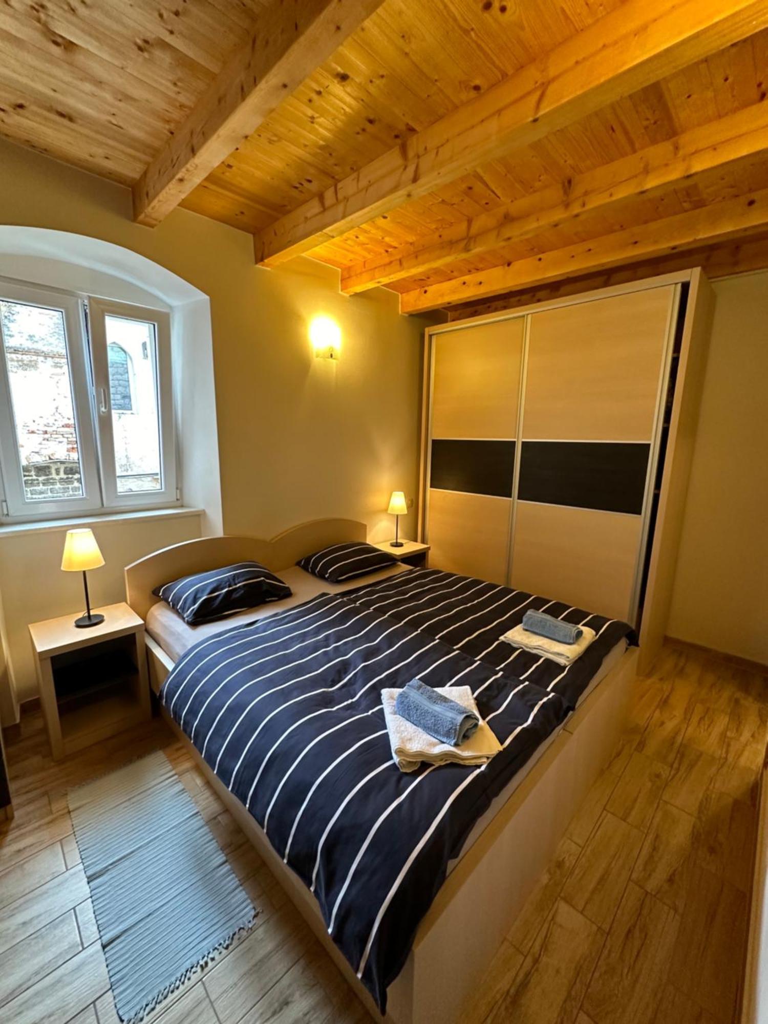 Old Town Apartments Trogir - Free Parking ภายนอก รูปภาพ