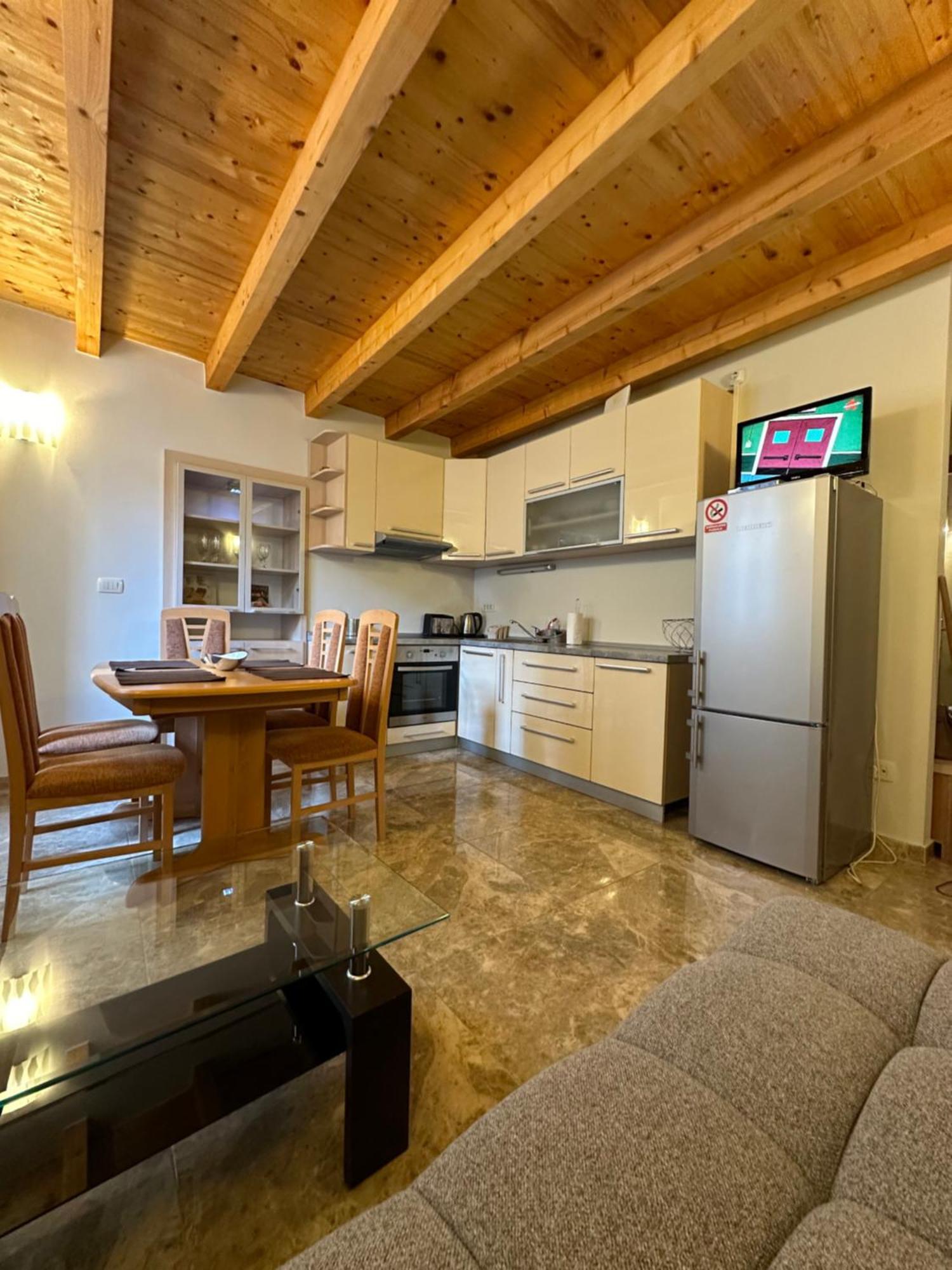 Old Town Apartments Trogir - Free Parking ภายนอก รูปภาพ